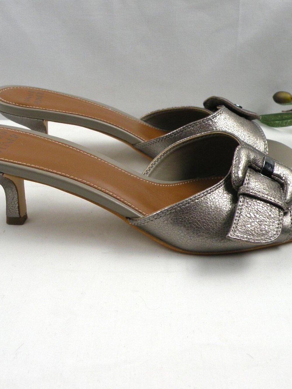 Worn Once Donald Pliner "Cherry" Metallic Buckle Slide Sandals size 11 - Picture 3 of 9